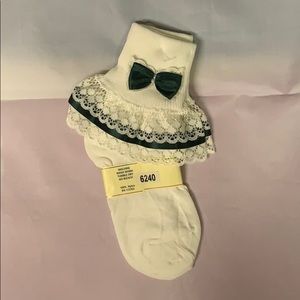 Piccolo frilly Bobby socks ivory with hunter green